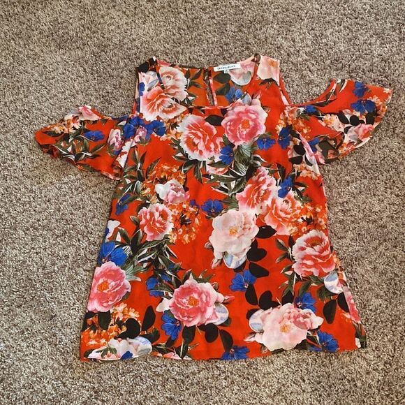 ❤️EUC Rose & Olive Cold Shoulder Top Size Medium❤️ - Picture 4 of 8